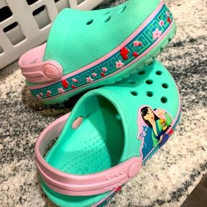 Mulan Disney crocs - size 5